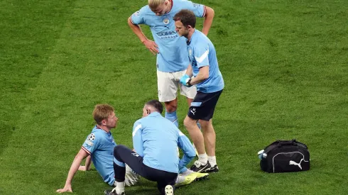 Kevin De Bruyne no pudo continuar y fue reemplazado por Foden.