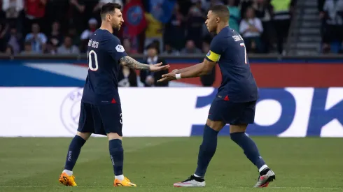 El delantero de Francia lamentó el trato de los hinchas del PSG sobre Messi.