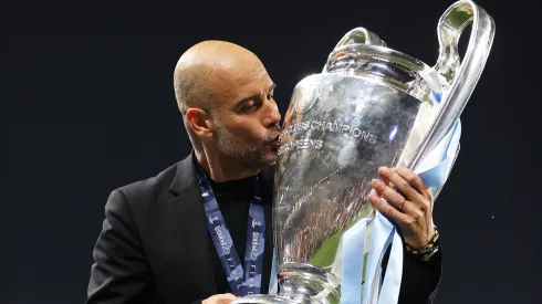 Pep Guardiola repartió su premio de campeón de la Champions League entre los empleados del Manchester City. Getty Images
