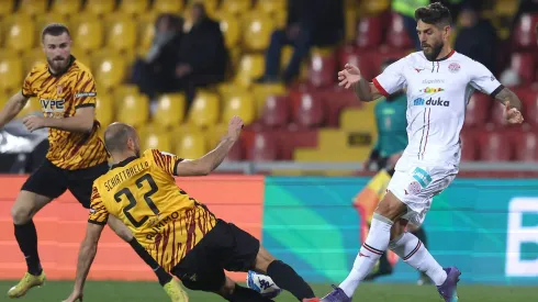 El 'Bati' llegará con 38 y buscará evitar el descenso de un histórico en Chile.