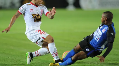 El delantero chileno jugó en Huracán y ganó la Supercopa de Argentina ante el 'millonario'. 
