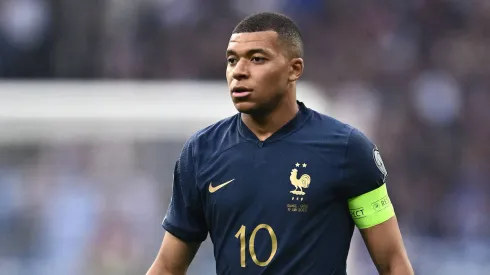 Kylian Mbappé podría sumarse al Real Madrid por una millonaria cifra. 
