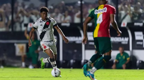 Andrey Santos con 19 años ya es seguido por importantes clubes del viejo continente. El volante será probado primero por el DT argentino.