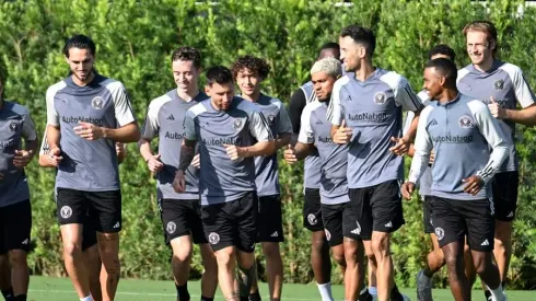 (VIDEO) ¿Se vienen las duplas?: Leonardo Campana y Dixon Arroyo ya entrenan con Messi y Busquets