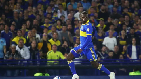 BUENOS AIRES, ARGENTINA – JUNE 6: Luis Advincula of Boca Juniors runs with the ball during a Copa CONMEBOL Libertadores 2023 group F match between Boca Juniors and Colo Colo at Estadio Alberto J. Armando on June 6, 2023 in Buenos Aires, Argentina. (Photo by Marcos Brindicci/Getty Images)