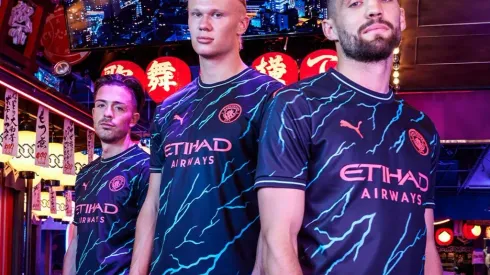 Manchester City presentó su nueva camiseta alternativa para la Temporada 2023/24
