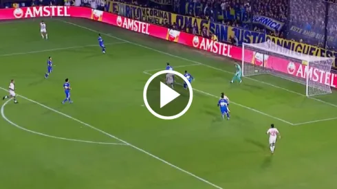 Trezza ganó por aire y marcó el 1-1.