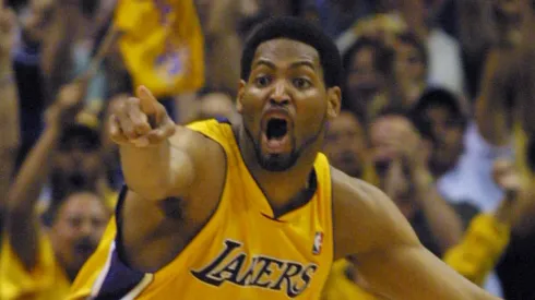 Exjugador de Los Angeles Lakers.
