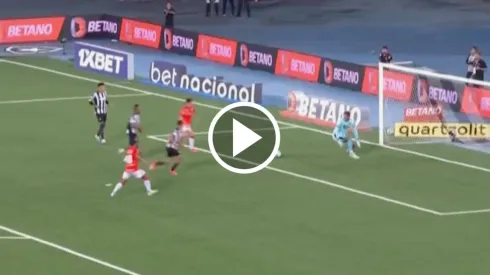 Lucas Perri se mandó una macana de aquellas en el fútbol brasileño.