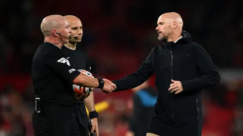 Tres árbitros sancionados luego del partido del Manchester United
