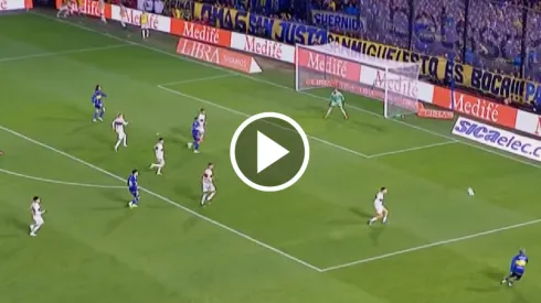 El charrúa anotó su primer gol con la camiseta de Boca Juniors.