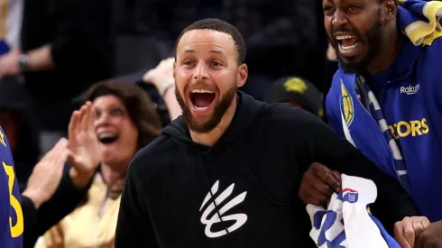 Stephen Curry con Golden State Warriors en la NBA.
