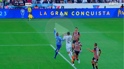 Sao Paulo evitó golazo a Paolo Guerrero