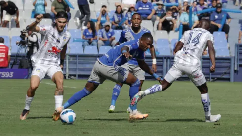 Cerca del descenso: Emelec cae de local ante Delfín