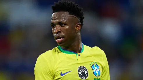 En lugar de Vinícius ingresará Raphinha del Barcelona