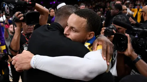 LeBron James y Stephen Curry.
