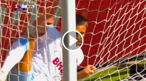 Aston Villa pagó muy caro los errores de su defensa ante Liverpool en el partido que se jugó en Anfield por la cuarta jornada de la Premier League.
