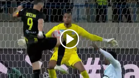 Gol de Karim Benzema para el Al-Ittihad con la rodilla