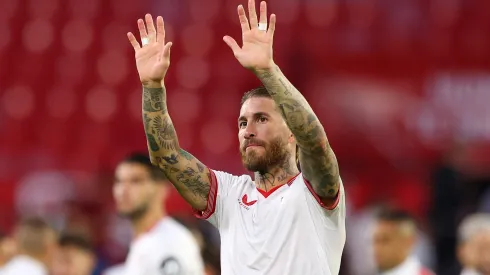 Sevilla salió del descenso en el debut de Sergio Ramos