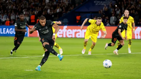 Mbappé abrió el marcador de penal.