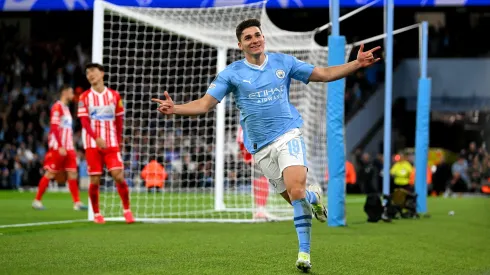 La prensa inglesa resaltó el rendimiento de Julián Álvarez en la victoria por 3 a 1 del Manchester City sobre el Estrella Roja en la primera fecha de la Champions League. Getty Images.
