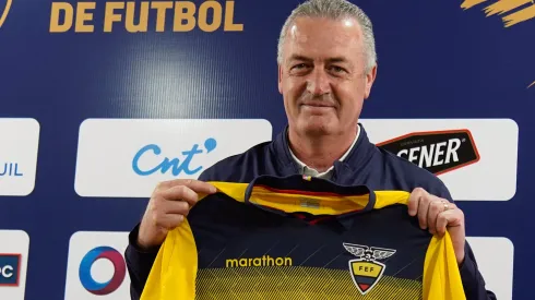 Revelan la nueva cifra que Gustavo Alfaro le pide a la FEF