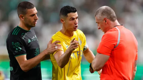 CR7 se calentó con el arbitro brasileño por sus polémicos cobros.