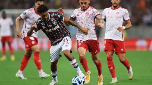 Fluminense, con uno menos, logró empatar sobre el final ante Inter de Porto Alegre.