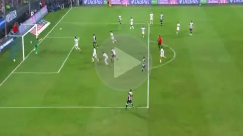 La espectacular atajada de Carlos Cáceda ante el ataque de Alianza Lima