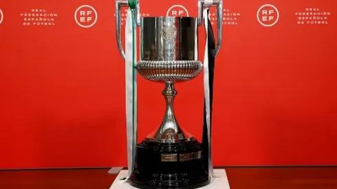 La Copa del Rey, uno de los trofeos más importantes del fútbol español.