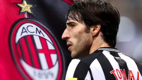 El Milan mostró su apoyo a Sandro Tonali