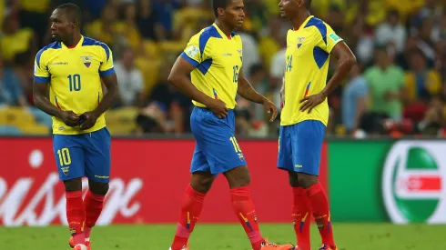 RIO DE JANEIRO, BRAZIL – JUNE 25: Antonio Valencia of Ecuador (C) is sent off with a red card as teammates Walter Ayovi (L) and Oswaldo Minda look on during the 2014 FIFA World Cup Brazil Group E match between Ecuador and France at Maracana on June 25, 2014 in Rio de Janeiro, Brazil.  (Photo by Julian Finney/Getty Images)
