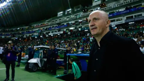 LEON, MEXICO – NOVEMBER 26: Pablo Repetto head coach of Santos Laguna looks on prior the Play-in match between Leon and Santos Laguna as part of the Torneo Apertura 2023 Liga MX at Leon Stadium on November 26, 2023 in Leon, Mexico. (Photo by Leopoldo Smith/Getty Images)

