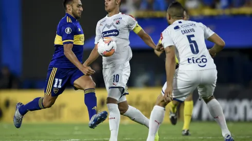 BUENOS AIRES, ARGENTINA – MARCH 10: Eduardo Salvio of Boca Juniors fights for the ball with Andres Ricaurte of Deportivo Independiente Medellin during a Group H match between Boca Juniors and Deportivo Independiente Medellin as part of Copa CONMEBOL Libertadores 2020 at Estadio Alberto J. Armando on March 10, 2020 in Buenos Aires, Argentina. (Photo by Marcelo Endelli/Getty Images)