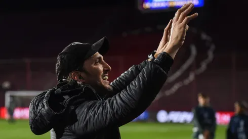 LANUS, ARGENTINA – OCTOBER 04: Luis Zubeldia of Liga Deportiva Universitaria celebrates the victory during a Copa CONMEBOL Sudamericana 2023 match between Defensa y Justicia and Liga Deportiva Universitaria at Estadio Ciudad de Lanus on October 04, 2023 in Lanus, Argentina. (Photo by Marcelo Endelli/Getty Images)
