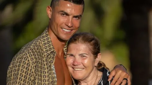 Cristiano Ronaldo, junto a su madre Dolores Aveiro.
