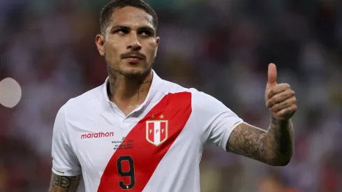RIO DE JANEIRO, BRAZIL - JUNE 18: Paolo Guerrero of Peru gives a thumb up during the Copa America Brazil 2019 group A match between Bolivia and Peru at Maracana Stadium on June 18, 2019 in Rio de Janeiro, Brazil. (Photo by Bruna Prado/Getty Images)