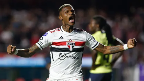 SAO PAULO, BRAZIL - AUGUST 31: Robert Arboleda of Sao Paulo celebrates after scoring the first goal of his team during a Copa CONMEBOL Sudamericana 2023 quarterfinal second leg match between Sao Paulo and LDU Quito at Morumbi Stadium on August 31, 2023 in Sao Paulo, Brazil. (Photo by Miguel Schincariol/Getty Images)