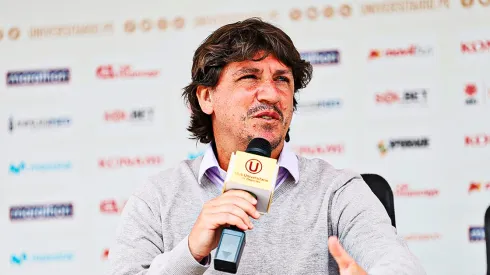 Jean Ferrari y Universitario.