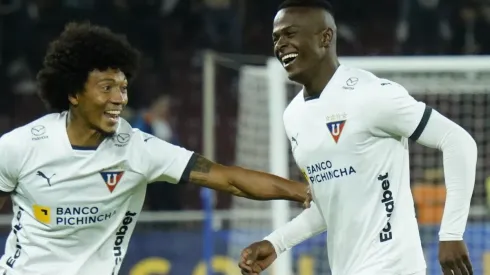 Tres clubes preguntaron por José Angulo