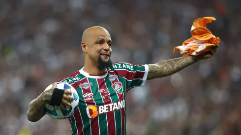 RIO DE JANEIRO, BRAZIL - NOVEMBER 04: Felipe Melo of Fluminense celebrates after winning the final match of Copa CONMEBOL Libertadores 2023 between Fluminense and Boca Juniors at Maracana Stadium on November 04, 2023 in Rio de Janeiro, Brazil. (Photo by Raul Sifuentes/Getty Images)
