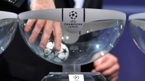 UEFA planifica realizar el sorteo de la Champions League 2024/2025 con una computadora.
