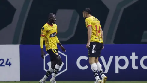 SAO PAULO, BRAZIL – JUNE 07: Francisco Fydriszewski of Barcelona SC celebrates with teammates after scoring the team's first goal during a match between Palmeiras and Barcelona SC as part of Copa CONMEBOL Libertadores 2023  at Allianz Parque on June 07, 2023 in Sao Paulo, Brazil. (Photo by Alexandre Schneider/Getty Images)
