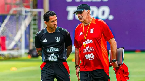 Jorge Fossati y Gianluca Lapadula en Perú.
