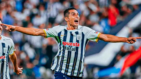 Kevin Serna jugando en Alianza Lima.
