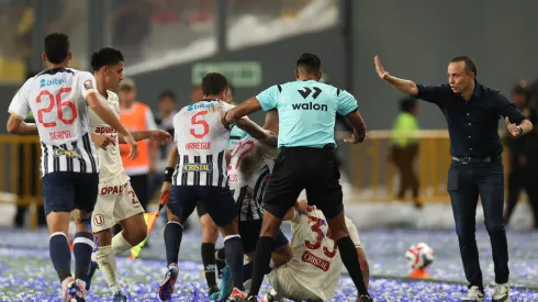 Jugadores de Alianza Lima y Universitario de Deportes