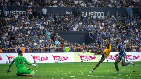 Emelec y Barcelona empatan en el primer Clásico del Astillero 2024