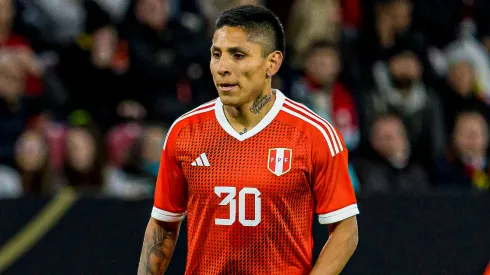 Raúl Ruidíaz en Perú.