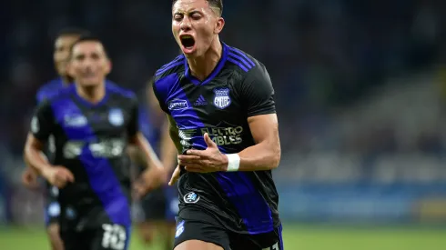 BELO HORIZONTE, BRAZIL – MAY 07: Joao Rojas of Emelec celebrates the first goal of his team scored by an own goal of Fábio (not in frame) during the match between Cruzeiro and Emelec as part of Copa CONMEBOL Libertadores 2019 at Mineirao Stadium on May 8, 2019 in Belo Horizonte, Brazil. (Photo by Juliana Flister/Getty Images)
