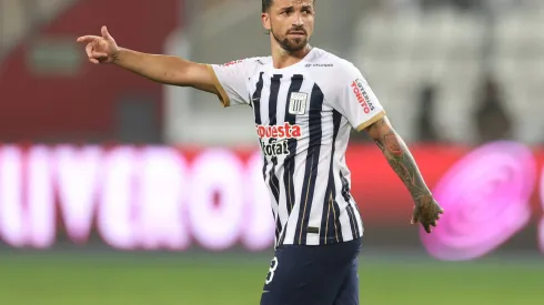 Alianza Lima se cansó del nivel de Gabriel Costa y lo saca del primer equipo